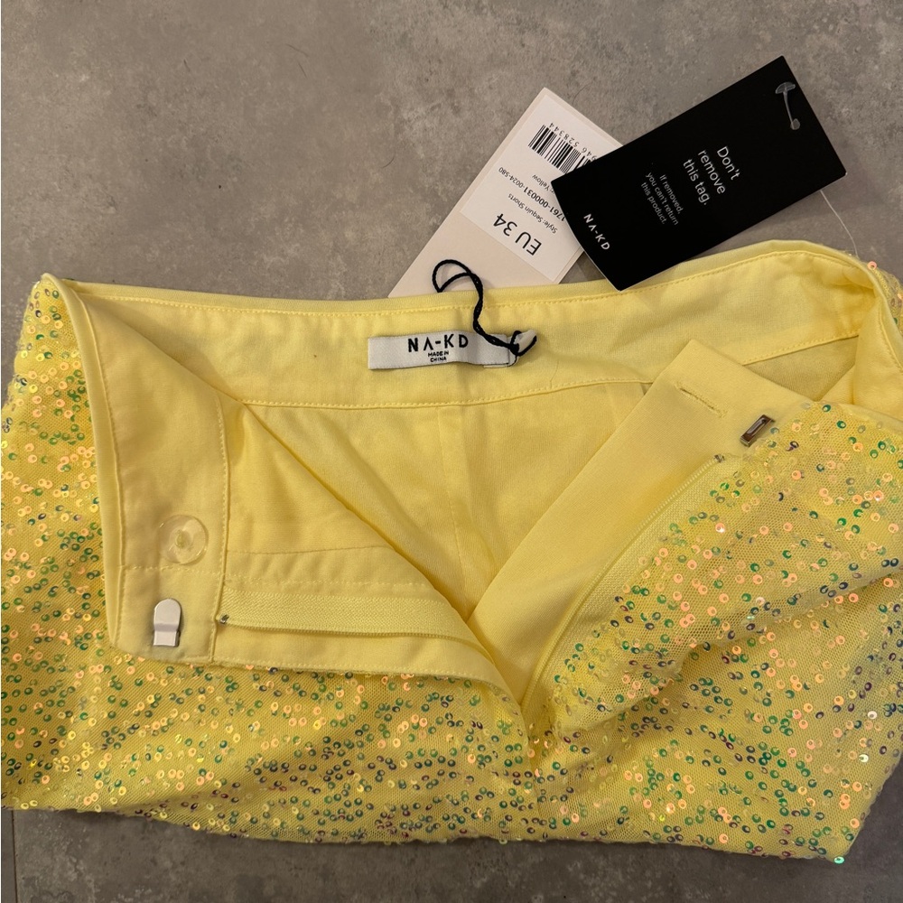 NWT! NA-KD Yellow Sequin Women's Shorts | EU 34 - Picture 7 of 7